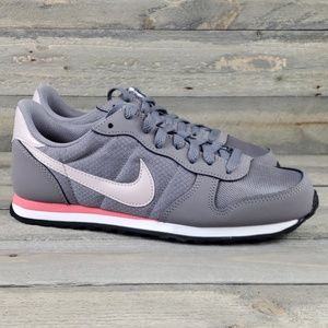 New Women's Nike Genicco Gray/Pink Athletic Shoes